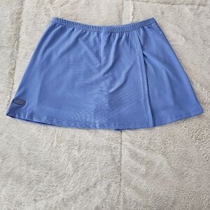 Bollé Light Blue Sports Skirt Size Medium, built-in shirts. New w/out Tags